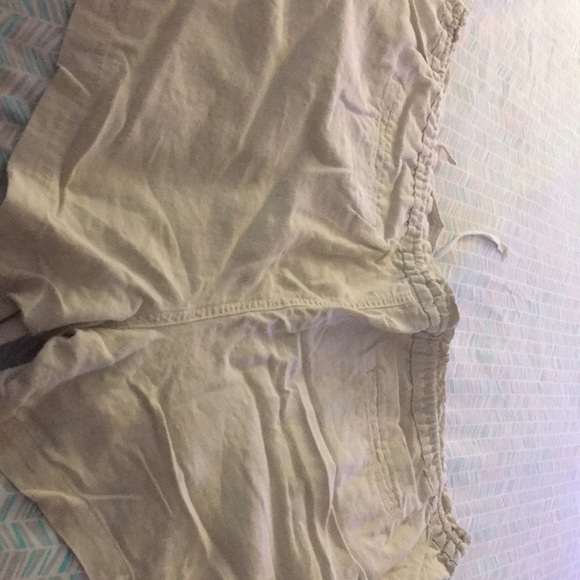 Cream cargo shorts - Picture 6 of 9